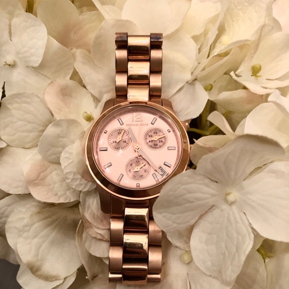 NWOT Michael Kors Runway Rose Gold Tone Watch✨ - Picture 1 of 6